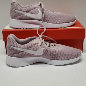 Women's Nike Tanjun size 10.5 in lavender